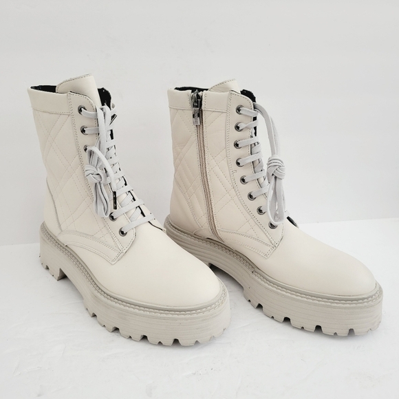 La CANADIENNE Shoes - New La Canadienne Yasmine Leather Bootie Natural White, Size 6